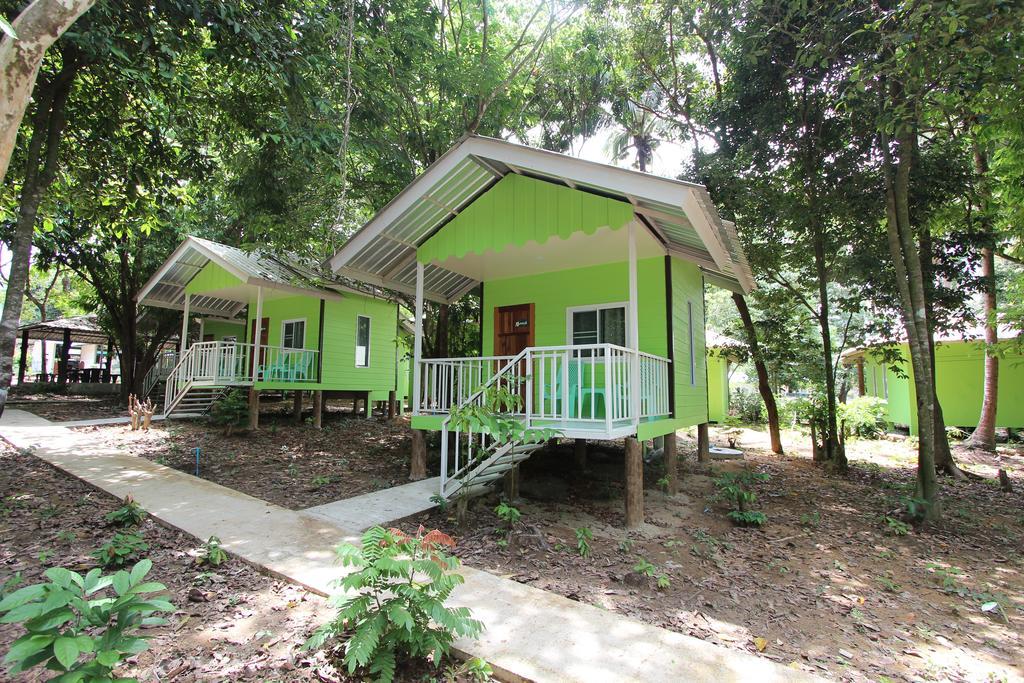 Koh Phayam Greentawan Resort Phòng bức ảnh